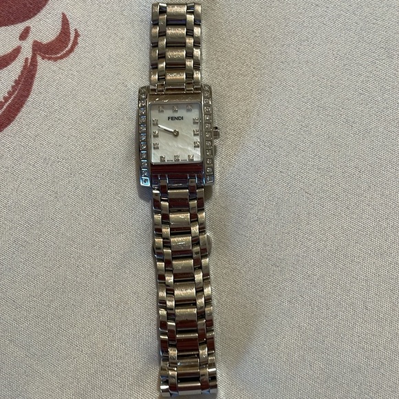 Fendi watch with sapphire crystals. Just needs a battery. - Picture 4 of 8